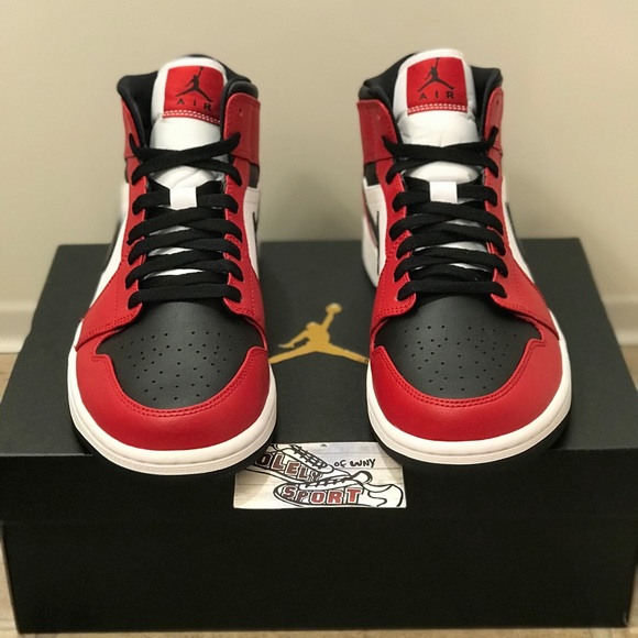 NEW Nike Air Jordan 1 Retro Mid Chicago Black Toe - Picture 5 of 8